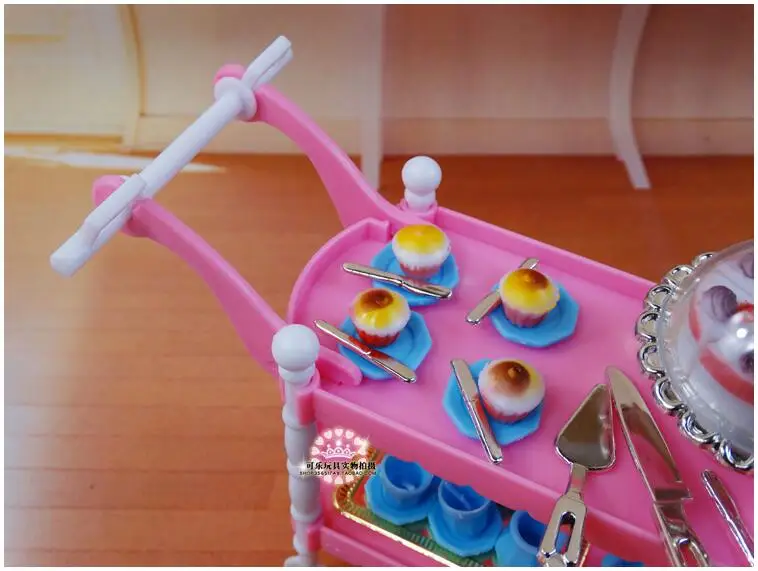 Originálny pre princeznú barbie jedálenský auto 1/6 bjd ken doll house nábytok, kuchynské doplnky nastaviť miniatúrne tortu potravín hračka
