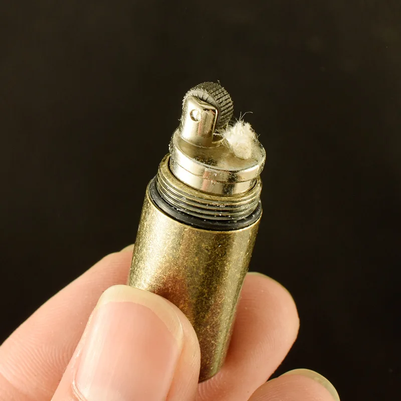 Prenosné malé mini oiler Prívesok brúsne koliesko ľahšie petrolej gasolne Briquet