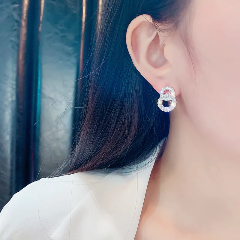 2021 nové luxusné Dvojlôžkové Kruhu Ucho Stud 925 sterling silver earings pre ženy lady výročie darček šperky veľkoobchod E5609