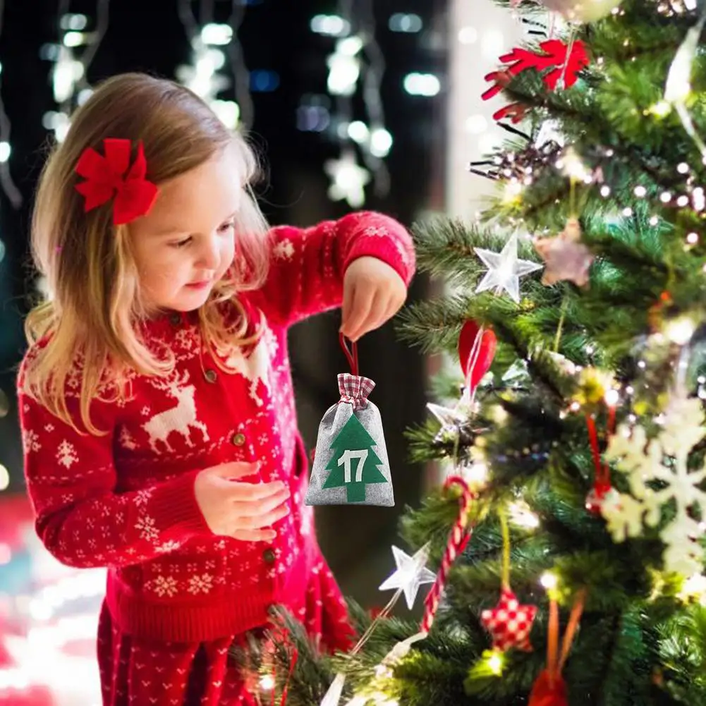 24 Dní Vianočné Závesné Adventné Kalendáre, Darčekové Tašky DIY Nastaviť Vianočný Kalendár Nastaviť DIY Čísla Taška Vianočné Adventné Ornament