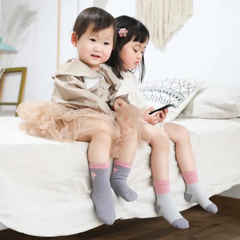 5 párov/veľa roztomilý kreslený deti mäkké bavlnené ponožky chlapci dieťa šitie prekladané fashion dievčatá športové ponožky jeseň a v zime