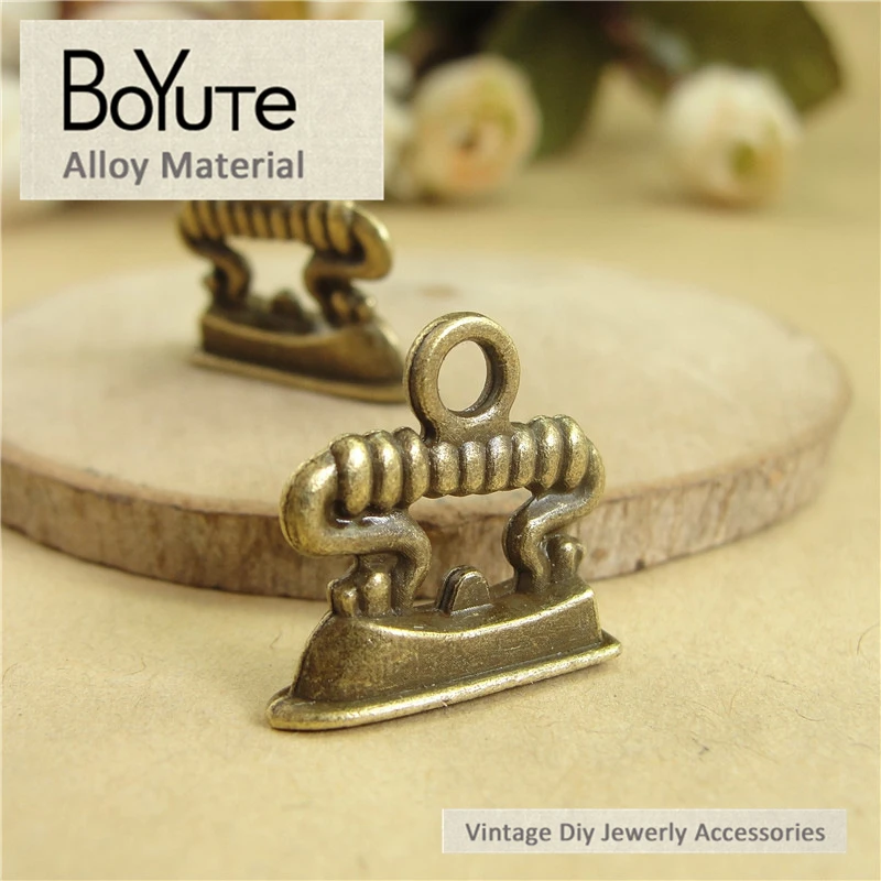 BoYuTe (100 Ks/lot) 16*17 MM Antické Bronzové Pozlátené Zliatiny Zinku Elektrickú Žehličku Prívesok Charms Šperky poznatky pre Hobby Ručné