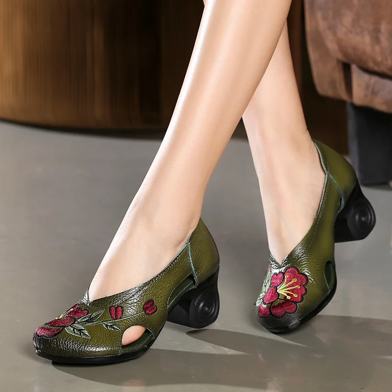 Jar Leto Čerpadlá dámske Topánky Pošmyknúť na Vyšívať Vintage Topánky Dámske Kvetinové Robustný Päty Originálne Kožené Sandále 2020