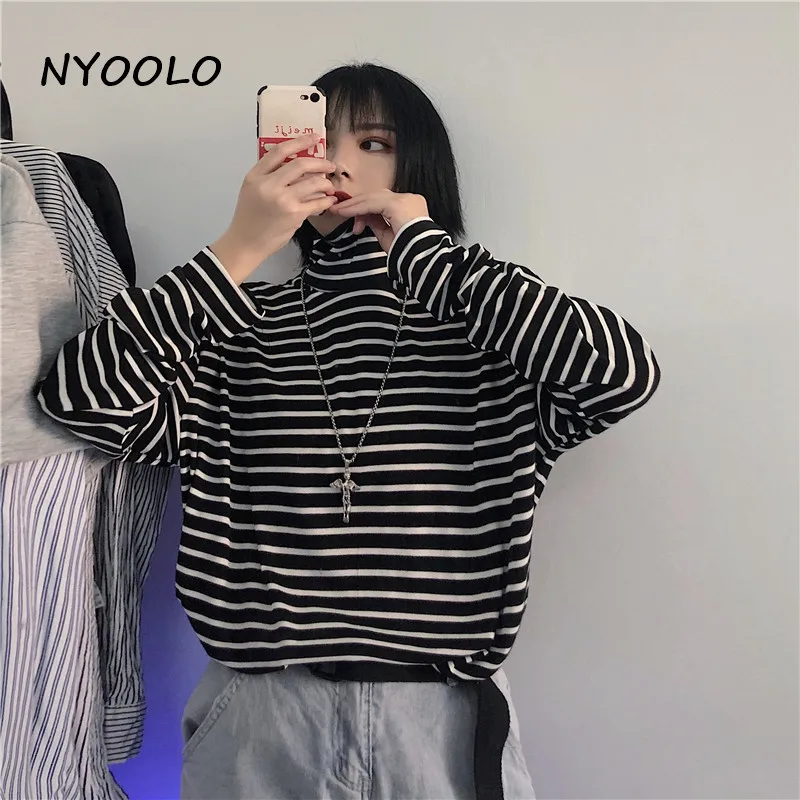 NYOOLO Klasické streetwear Turtleneck prekladané dlhý rukáv klesnutie t-shirt ženy muži Harajuku štýl voľné hip hop topy čaj