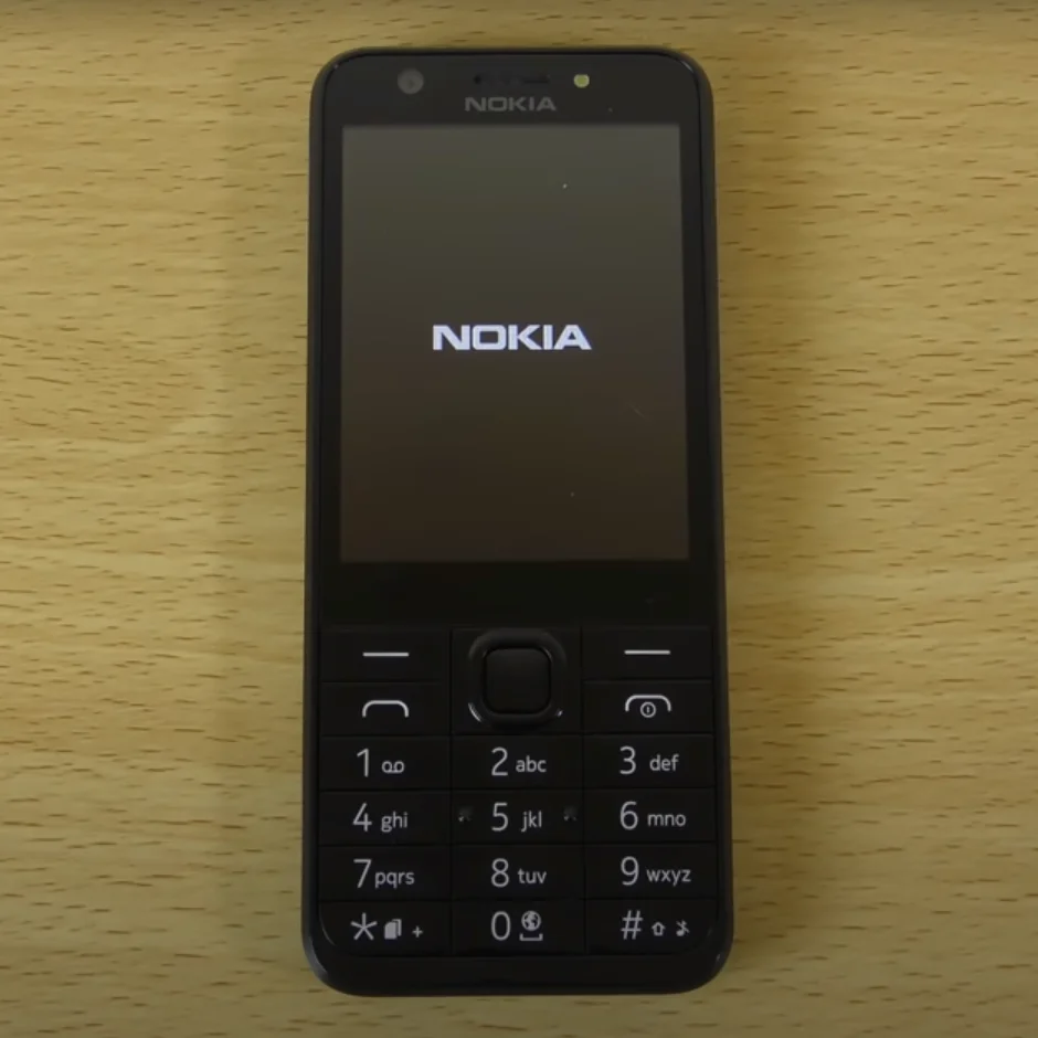 Používa Odomknúť Nokia 230 GSM 2.8 Palcový Dual & Jednej SIM Karty 2MP v angličtine a hebrejčina&arabský&ruská Klávesnica Zrekonštruovaný Mobilný Telefón