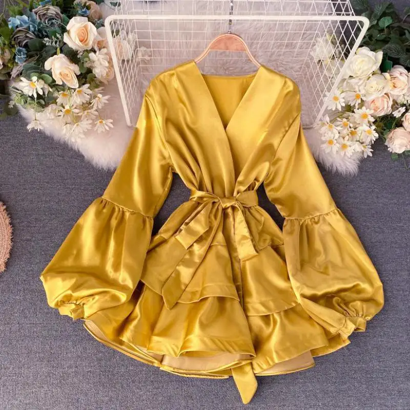 Sexy Šaty Módne Svietidla Rukáv Prehrabať Sladké Farbou High-end Satin Textúra Elegantné Temperament Zatvorené Pás Vestidos