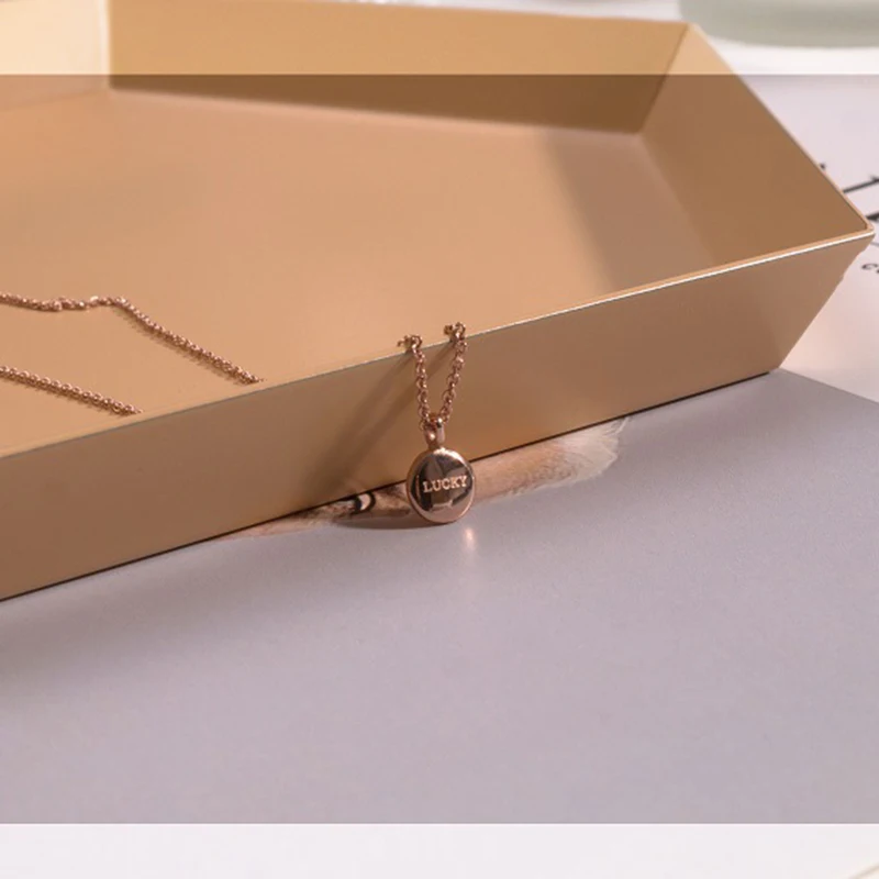 Šťastie List Náhrdelník Rose Gold Malý Guľatý Prívesok Trend Jednoduché Náhrdelníky Pre Femme Šperky Osobnosti Kúzlo Collier Darček V Roku 2018